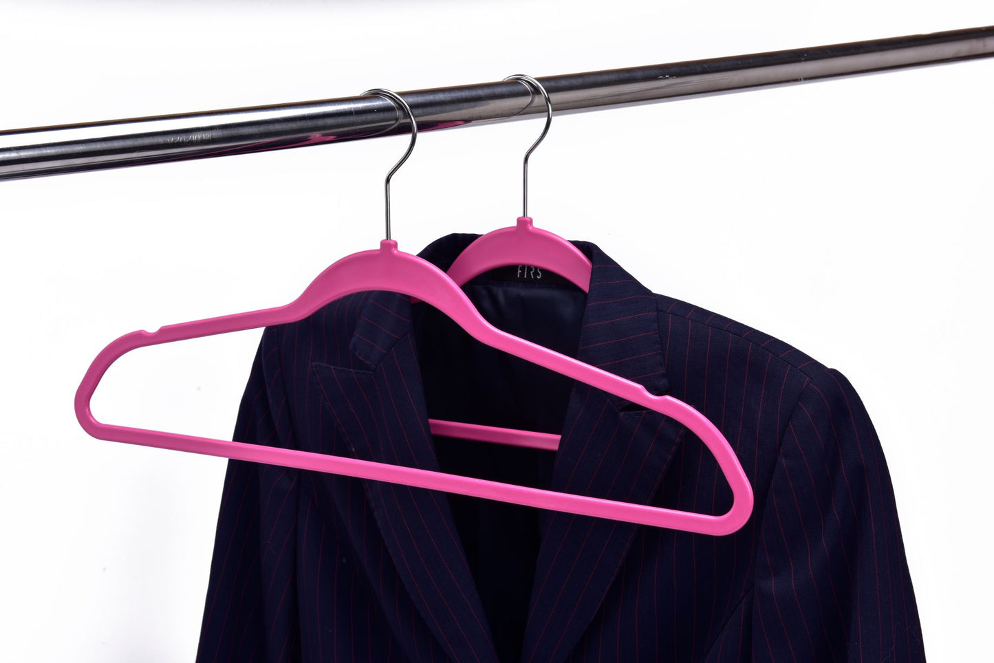 PL024 - Plastic Shirt Hangers Heavy Duty - Pink 200 Hangers