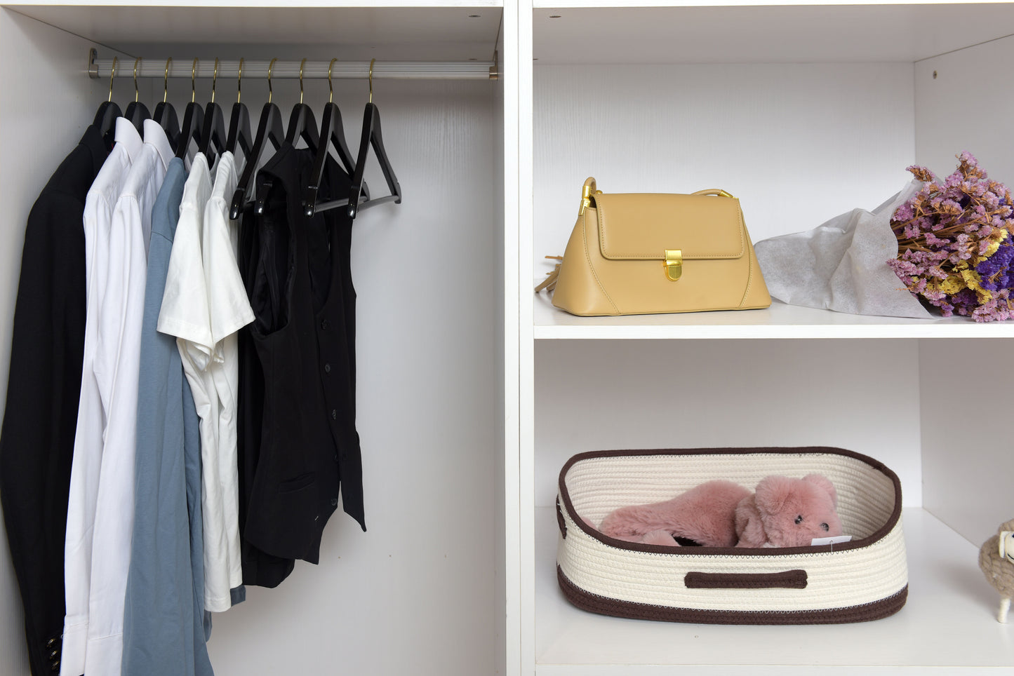 W070 - Semi Curved Wooden Hangers, 17.5" -Black/Gold Hook - 80