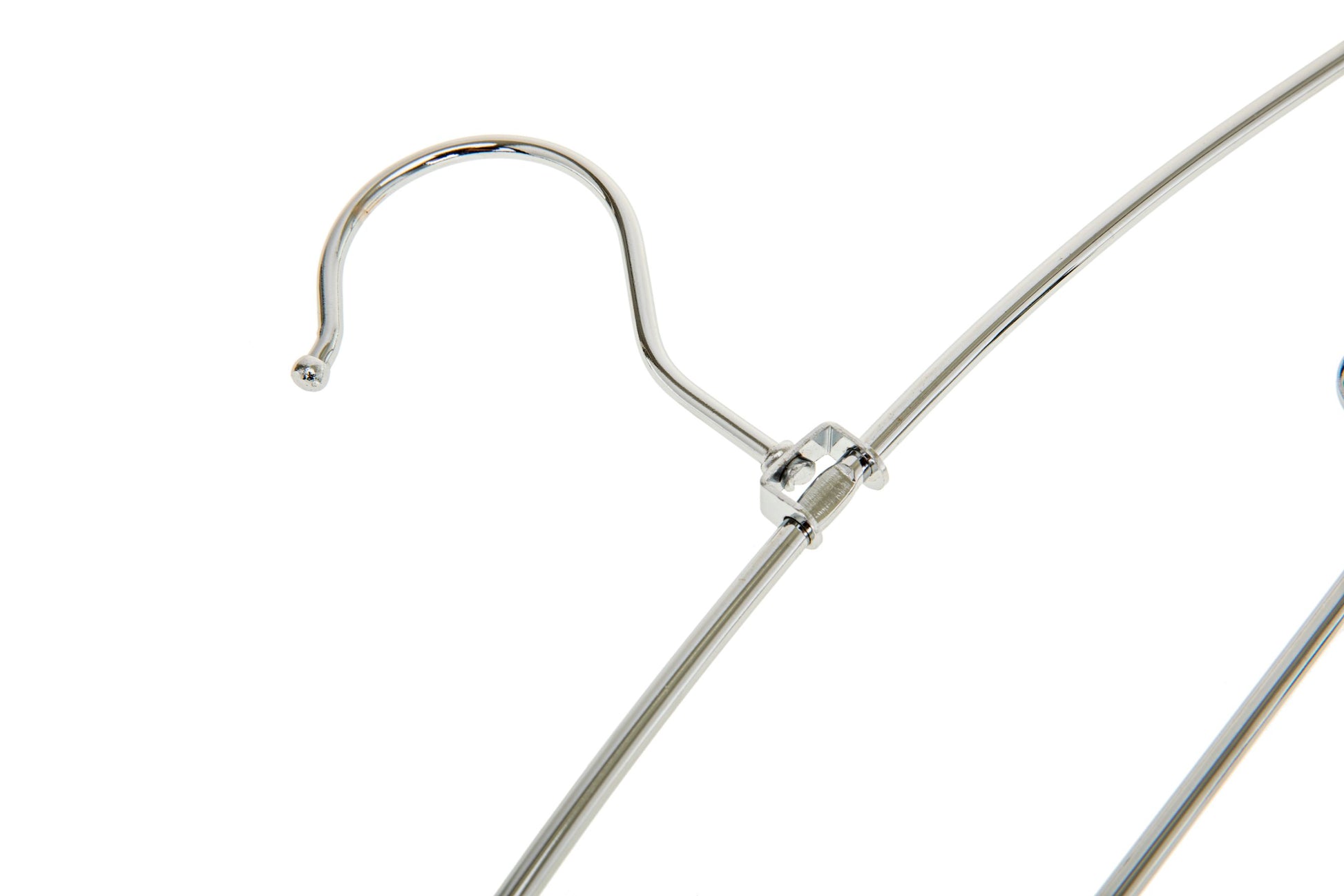 M061 - Heavy Duty 4 Tier Hanger Rack with Clips - 30 pcs