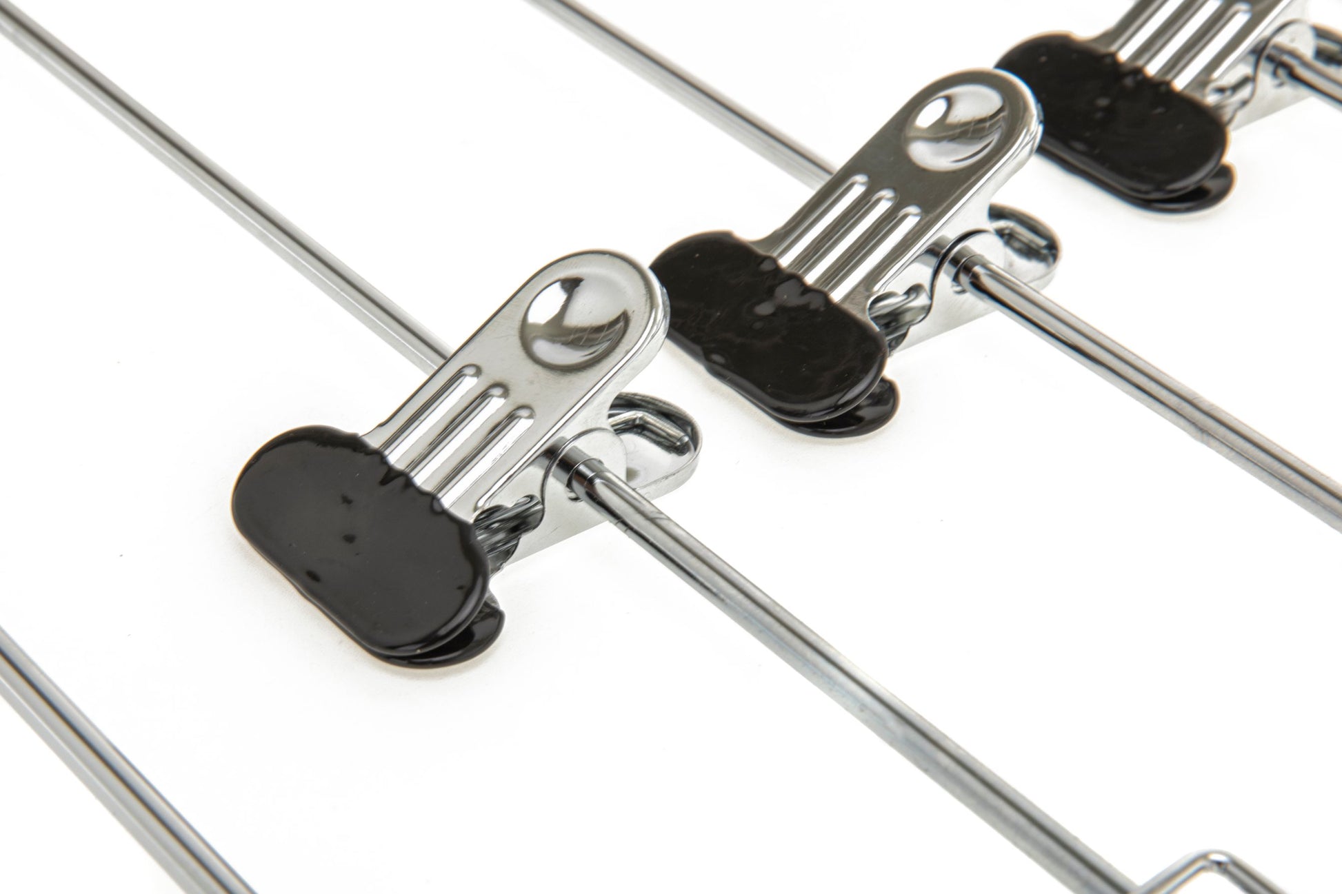 M061 - Heavy Duty 4 Tier Hanger Rack with Clips - 30 pcs