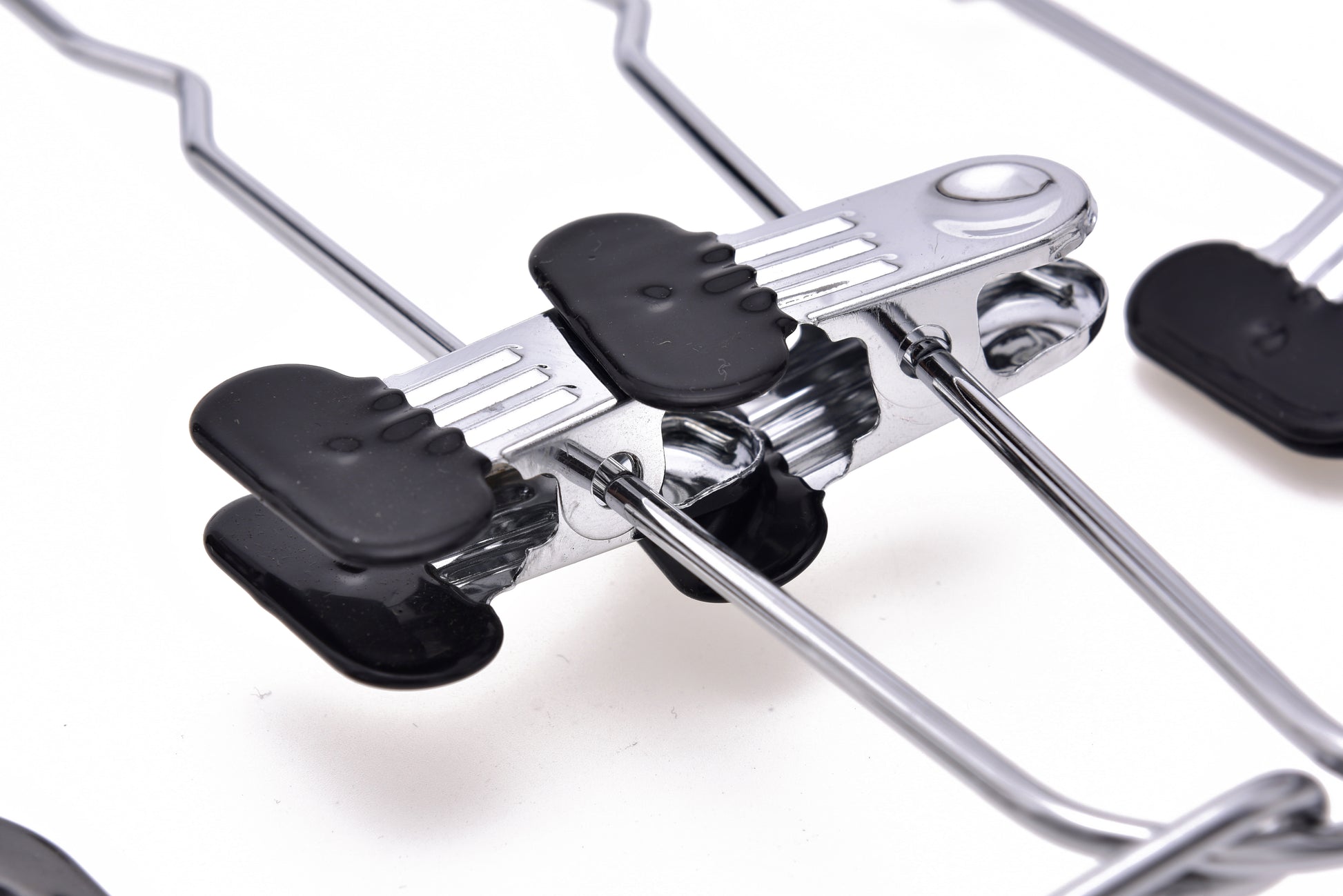 M050 - Heavy Duty 4 Tier Hanger Foldable Wide Clips - 24 pcs (Retail Packed)