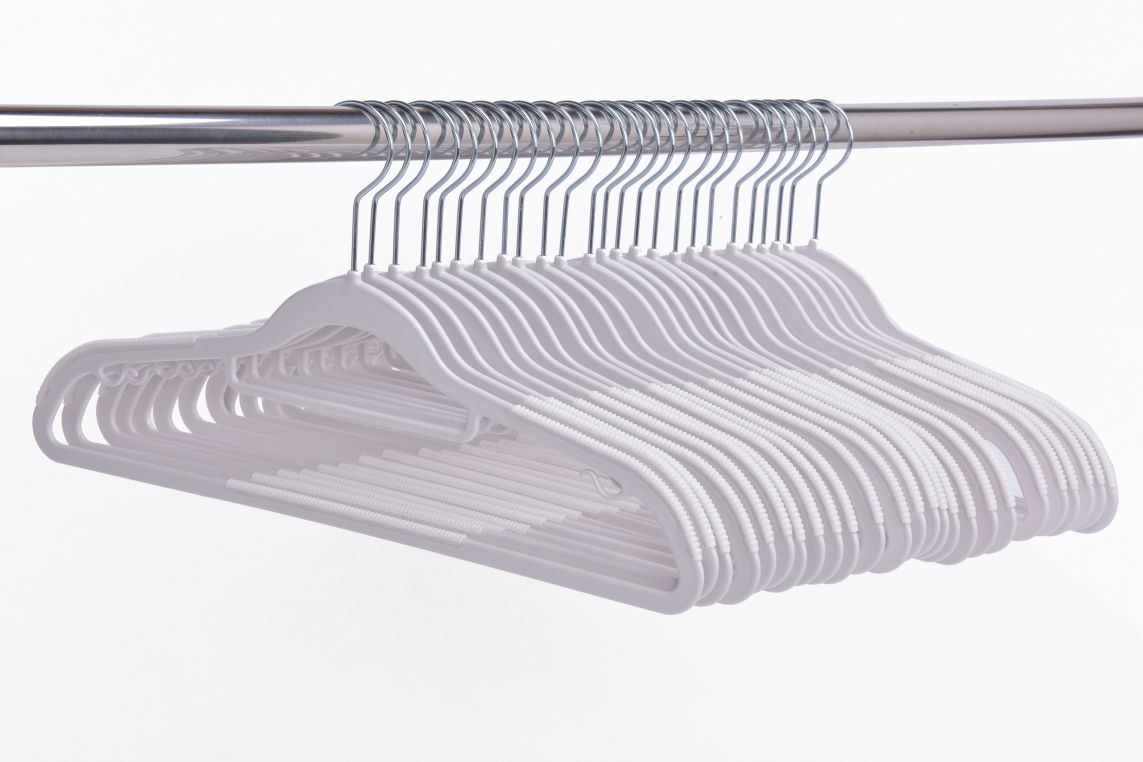 PL202 - 16.5" Space saving Plastic Shirt Hangers -White -200
