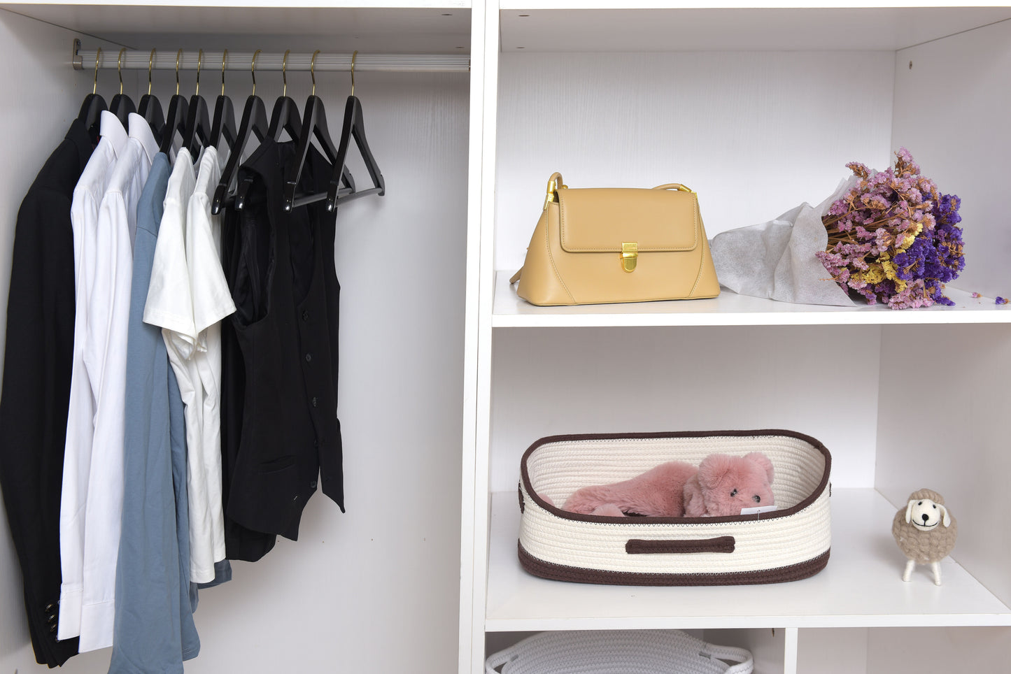 W070 - Semi Curved Wooden Hangers, 17.5" -Black/Gold Hook - 90