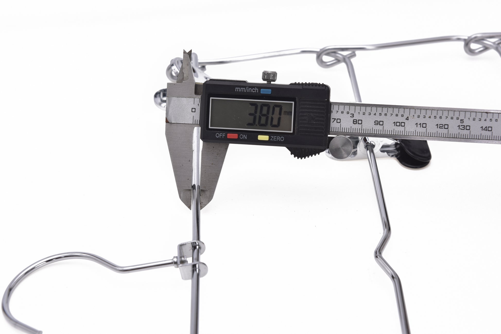 M050 - Heavy Duty 4 Tier Hanger Foldable Wide Clips - 24 pcs (Retail Packed)