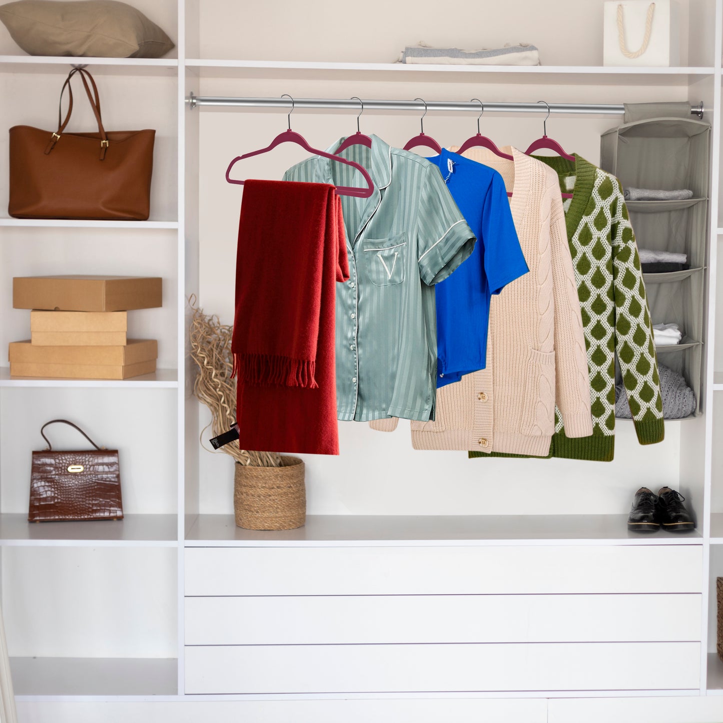 PL025 - Plastic Shirt Hangers Heavy Duty - Raspberry - 200