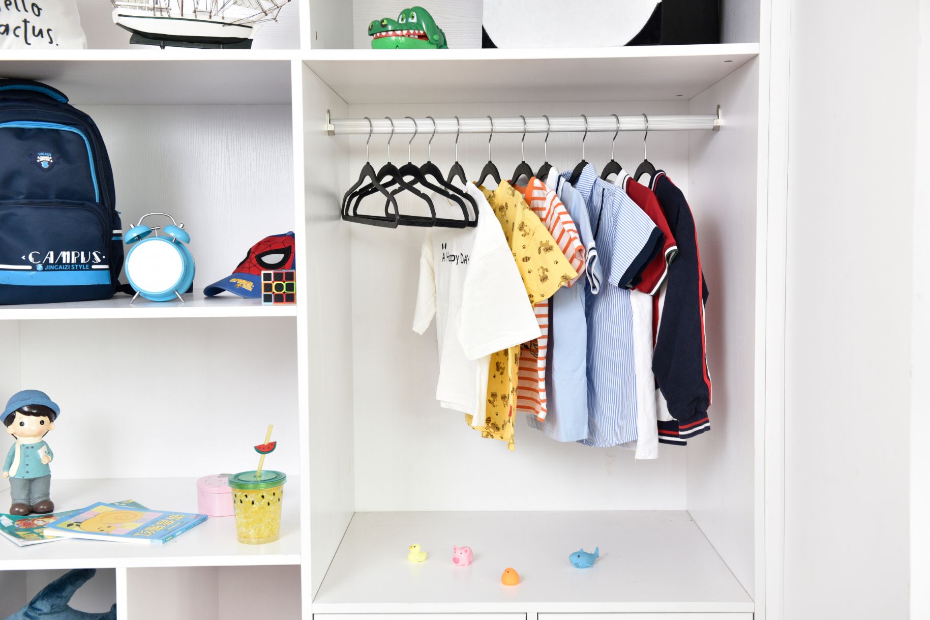 PL030 - Kids Plastic Hanger for Coats and Shirts with Swivel Hook, Chrome Hook