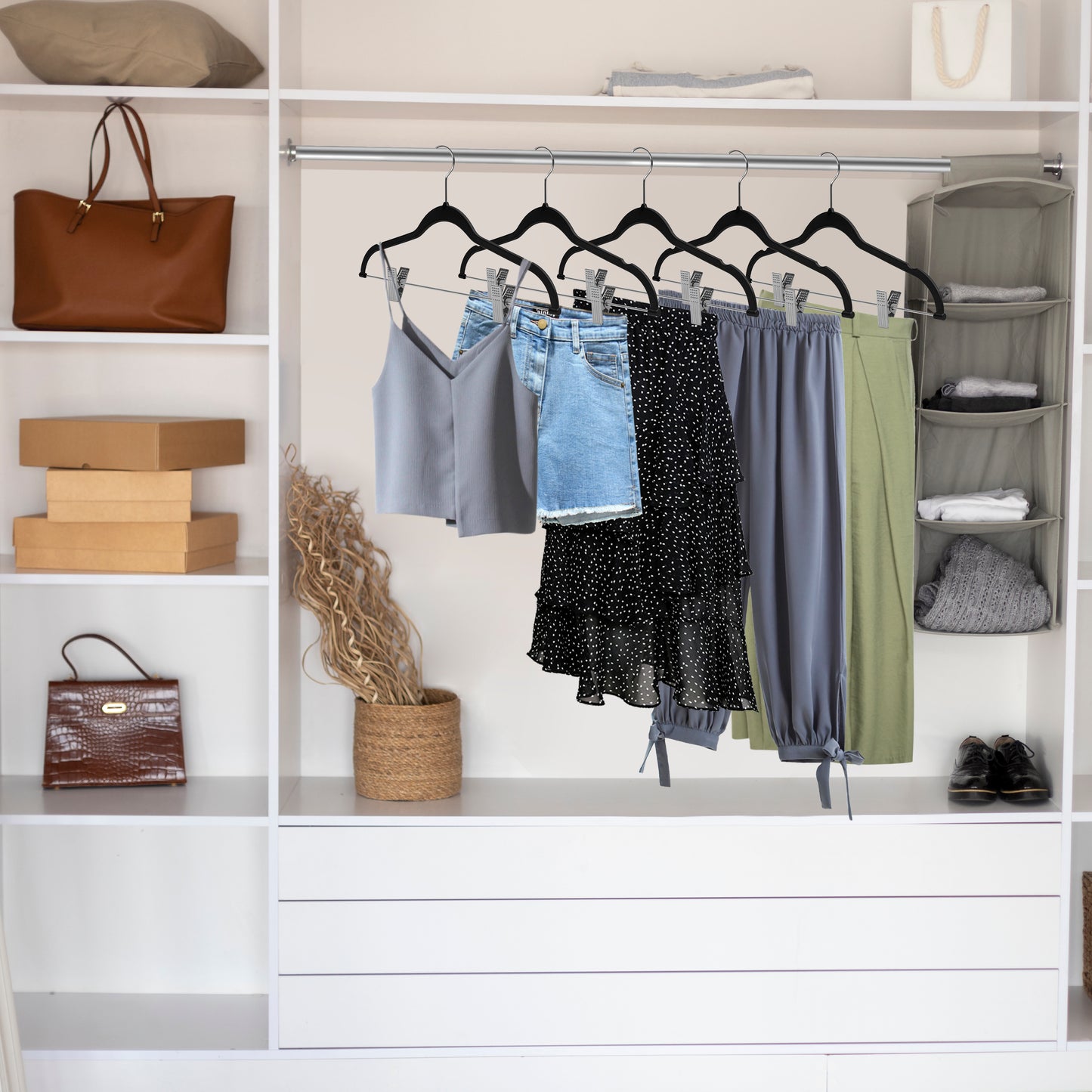 PL051 Plastic Skirt Hangers - Black - 80 Hangers