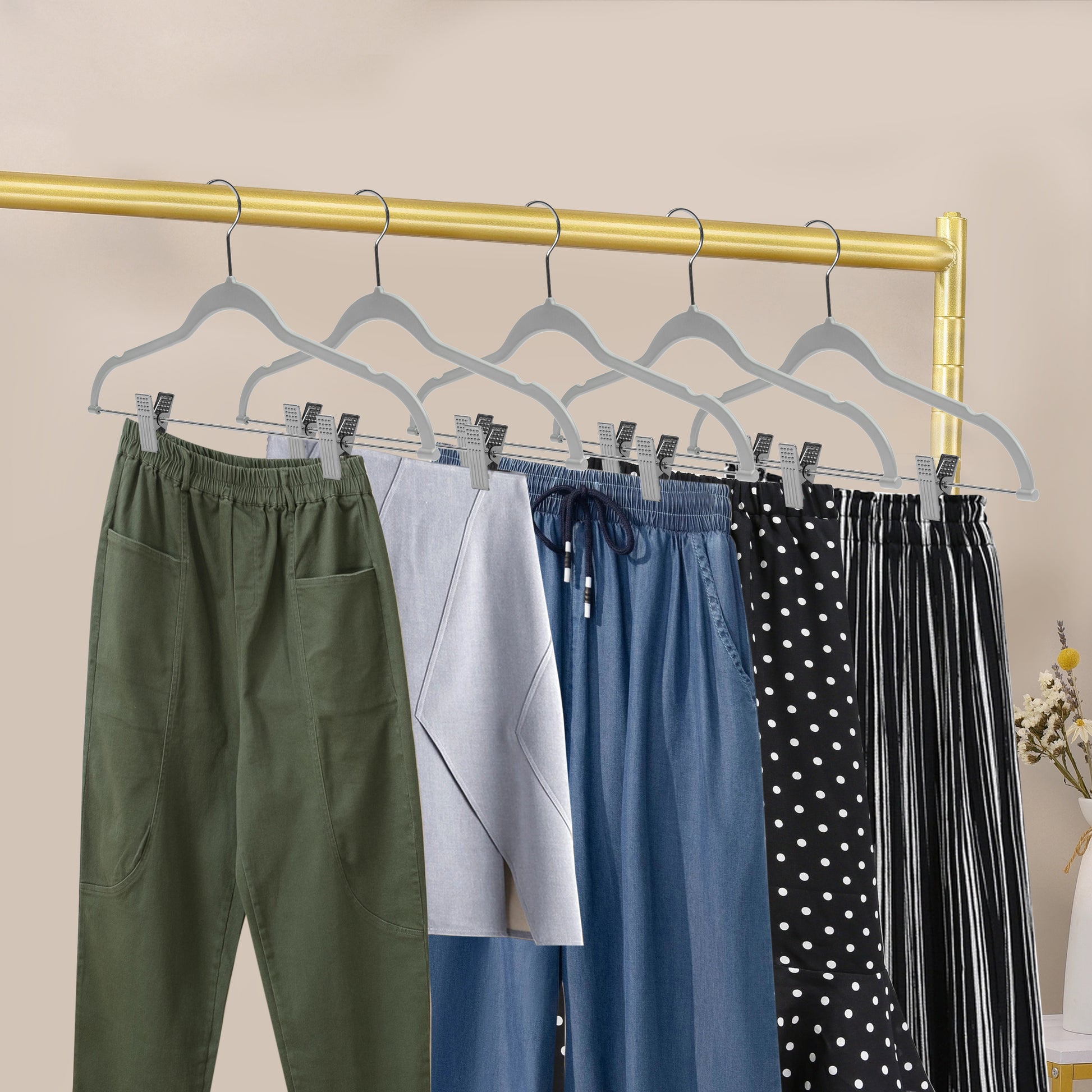 PL053 Plastic Skirt Hangers - Gray - 80 Hangers