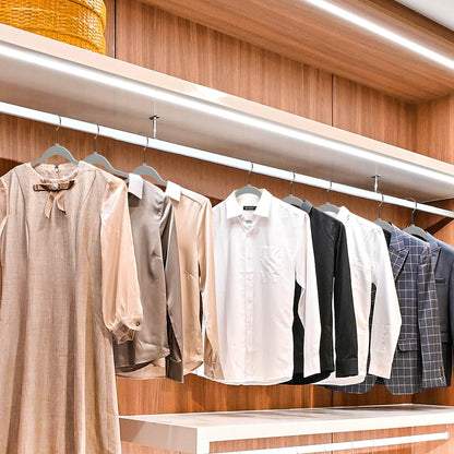 P411 - Space saving Plastic Shirt Hangers - Gray - 200 Hangers (Retail Packed)