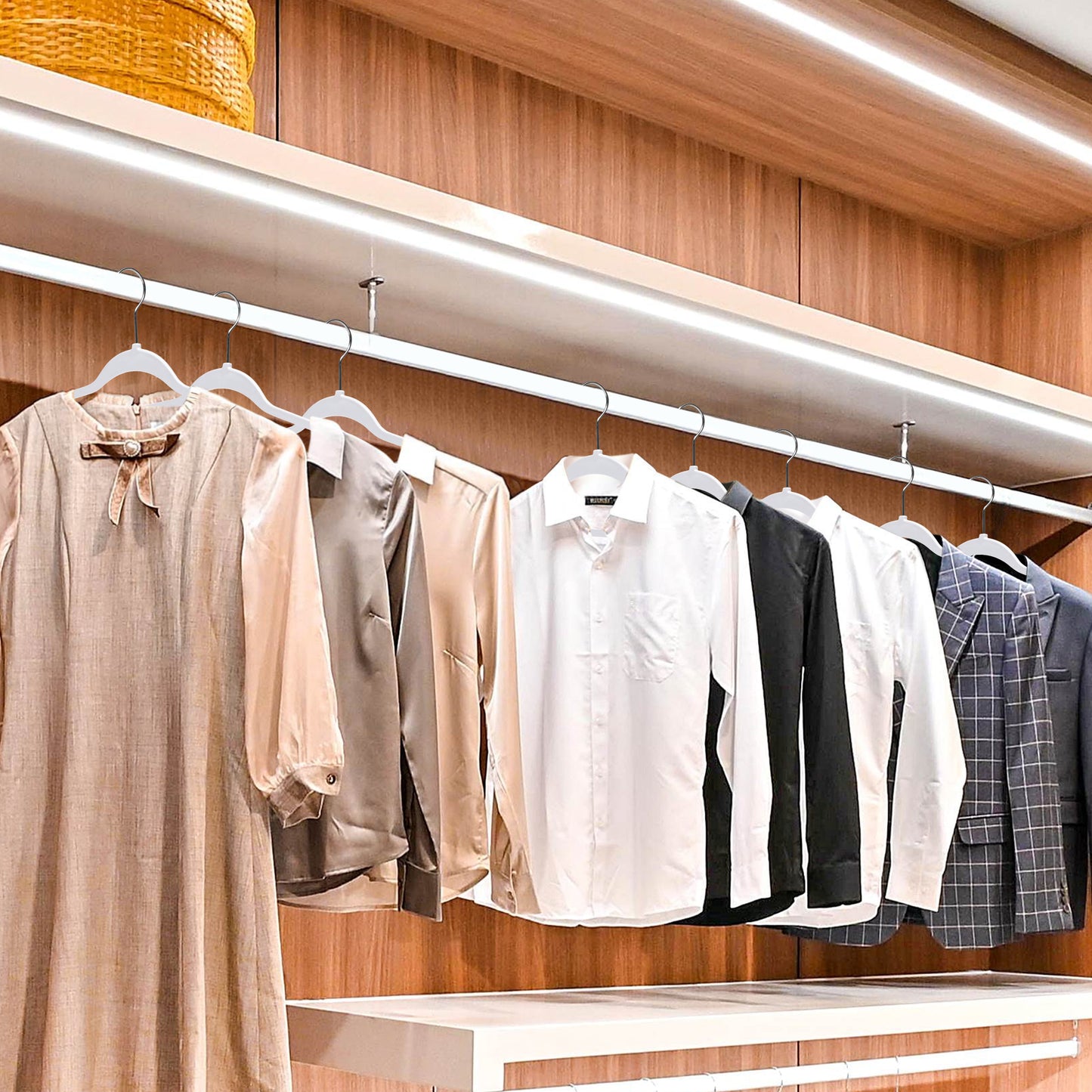 P411 - Space saving Plastic Shirt Hangers - White - 200 Hangers (Retail Packed)