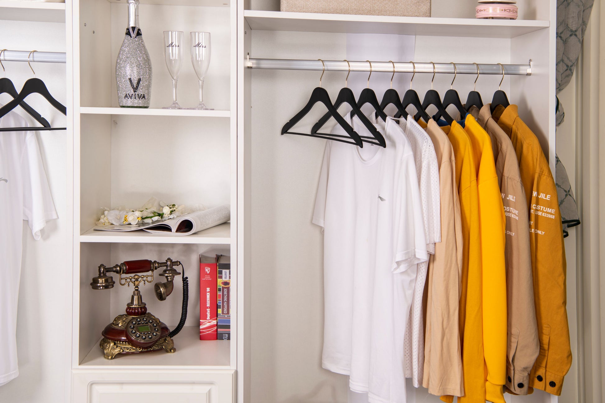 WS70 BK - Ultra Slim Suit Hangers with Pant Bar Black and Gold Hook - 100 Pcs 