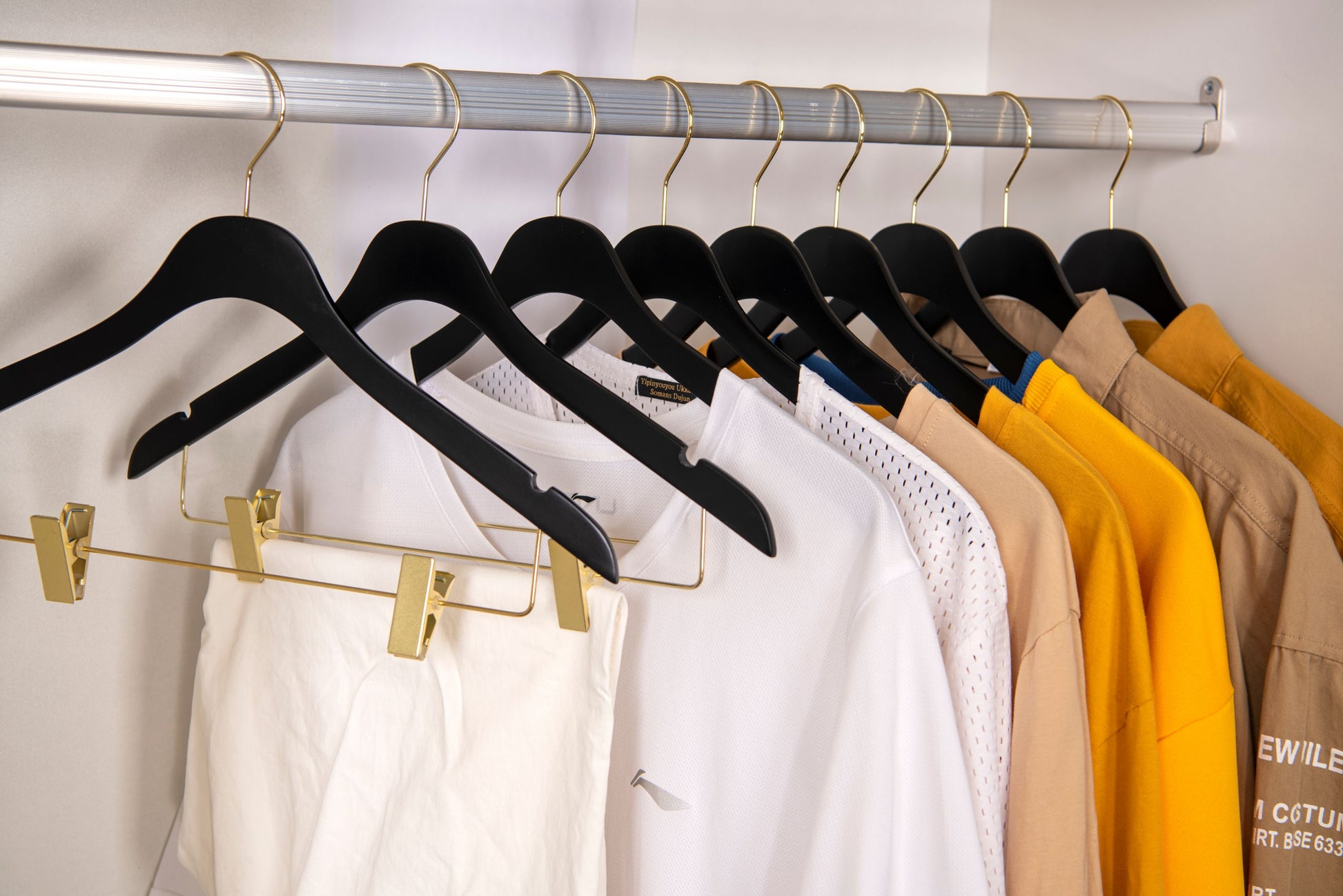 WS73-BK - Ultra Slim Skirt Pant Hangers + Clips Black with Gold clips - 100 Pcs 