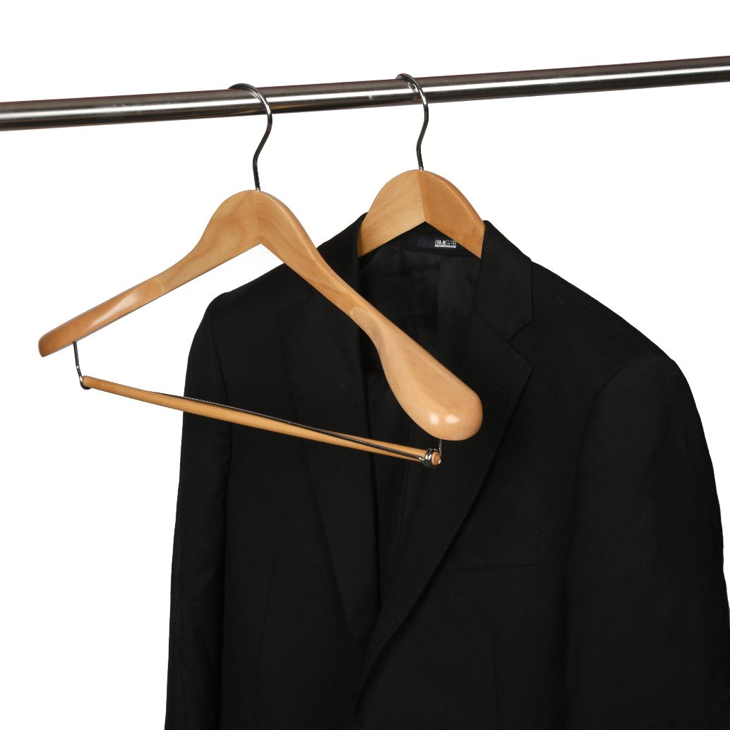 W5901 - Curved Wooden Hanger 17" Locking bar Natural, wide Shoulders