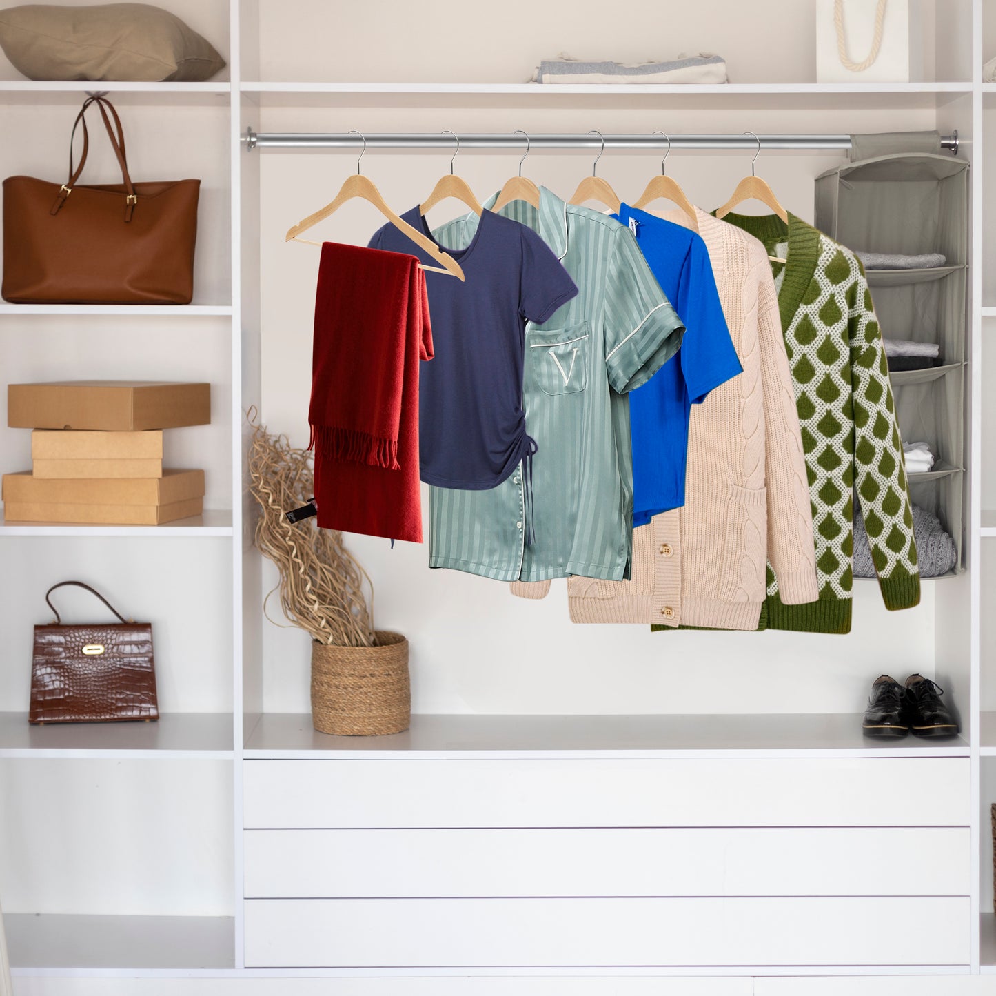 WS70 - Ultra Slim Suit Hangers with Pant Bar Natural - 100 Hangers