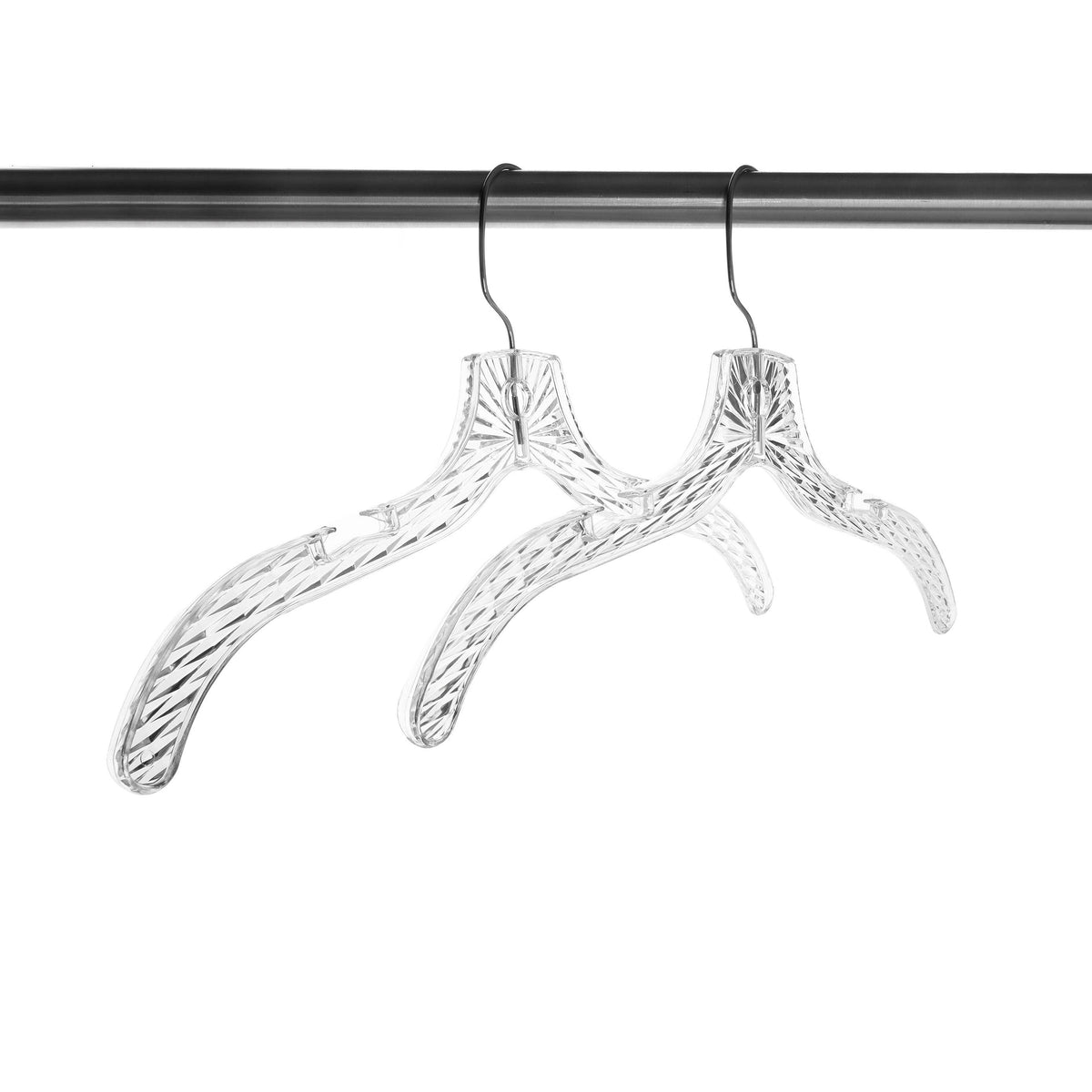 5501 – Crystal Clear Plastic Shirt Hanger – 17" – Clear